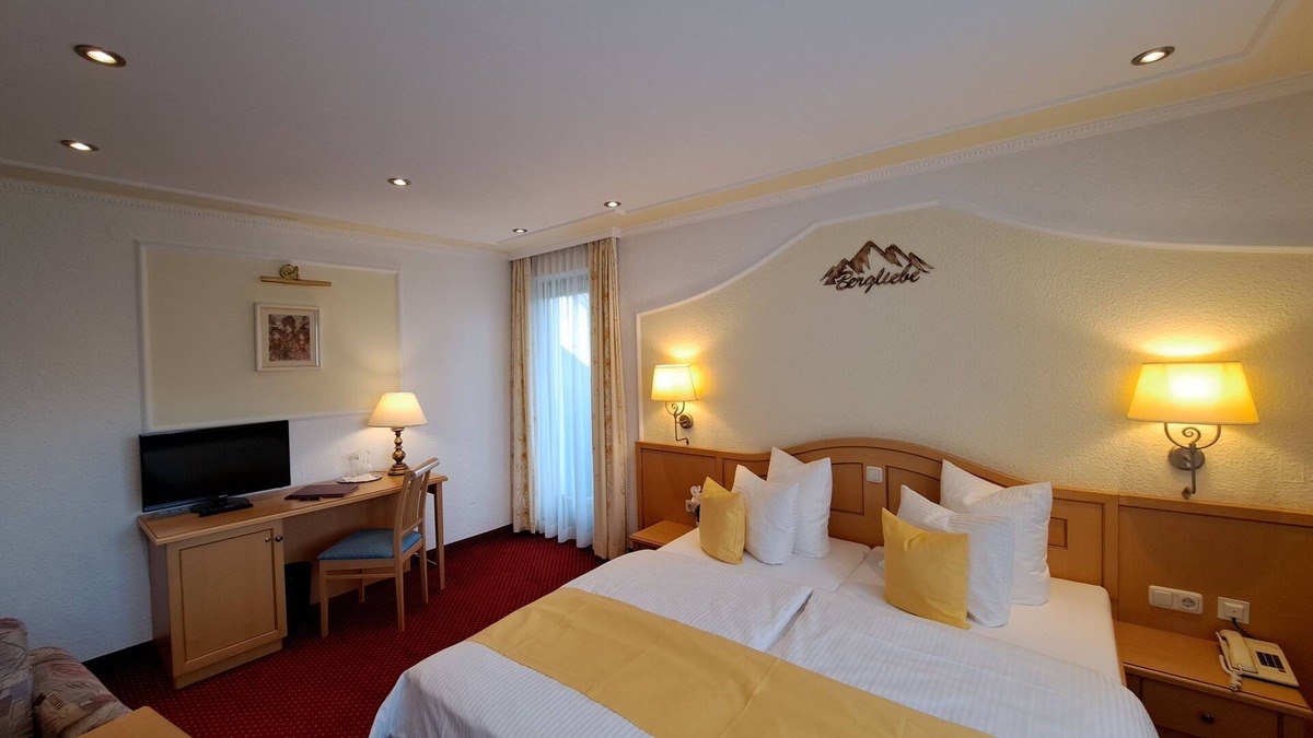 Alberschwende House | Comfort double room with balcony - Schedlers Löwenhotel Garni*