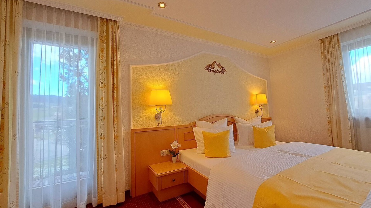 Alberschwende House | Comfort double room with balcony - Schedlers Löwenhotel Garni*