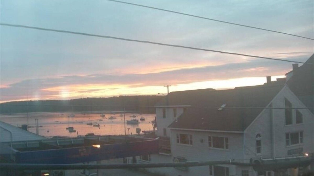 Damariscotta Apartment | Comfort Found Literary Lodging