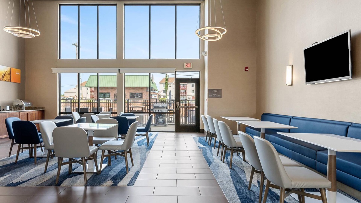 Martinsburg Hotel | Comfort Inn Aikens Center
