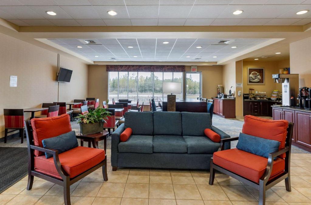Sturgeon Falls Hotel | Comfort Inn