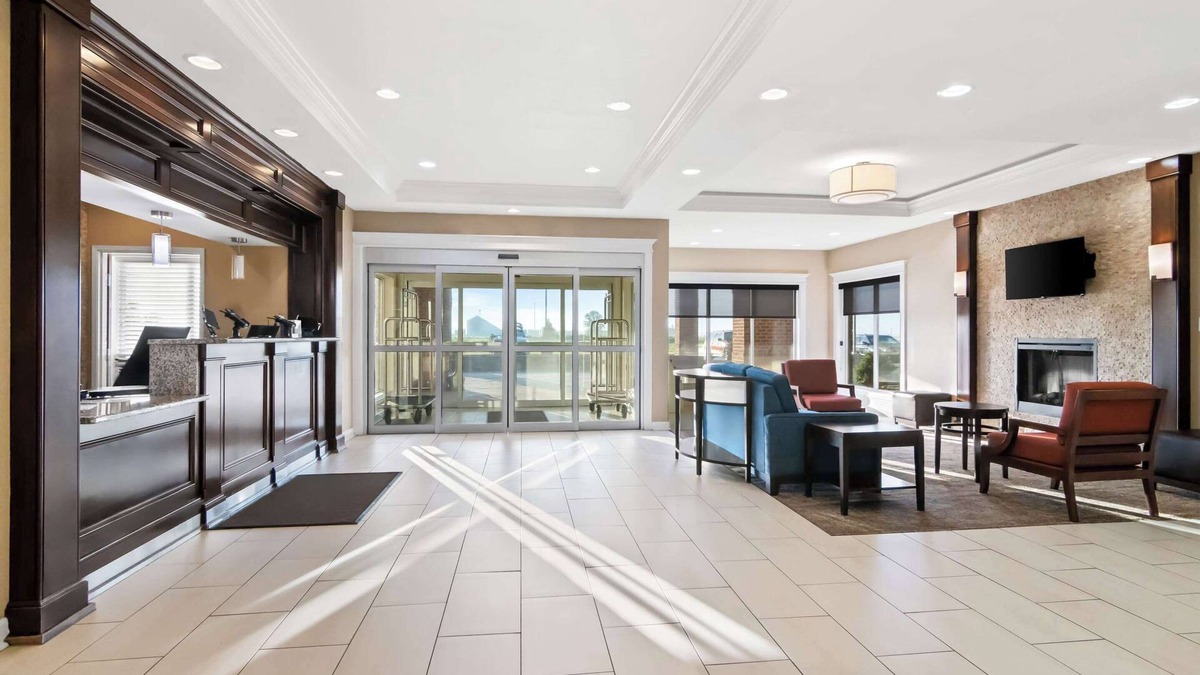 Eagle Creek Hotel | Comfort Inn Hebron-Lowell Area
