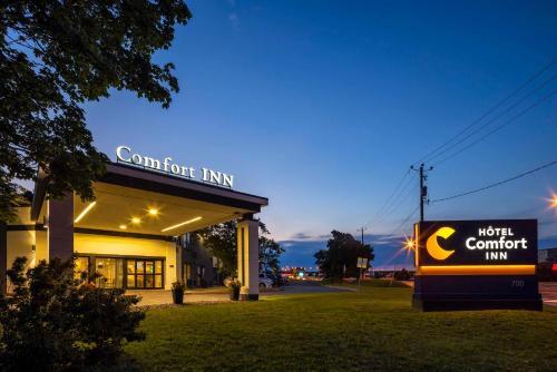 Pointe Claire Hotel | Comfort Inn Montreal Aeroport