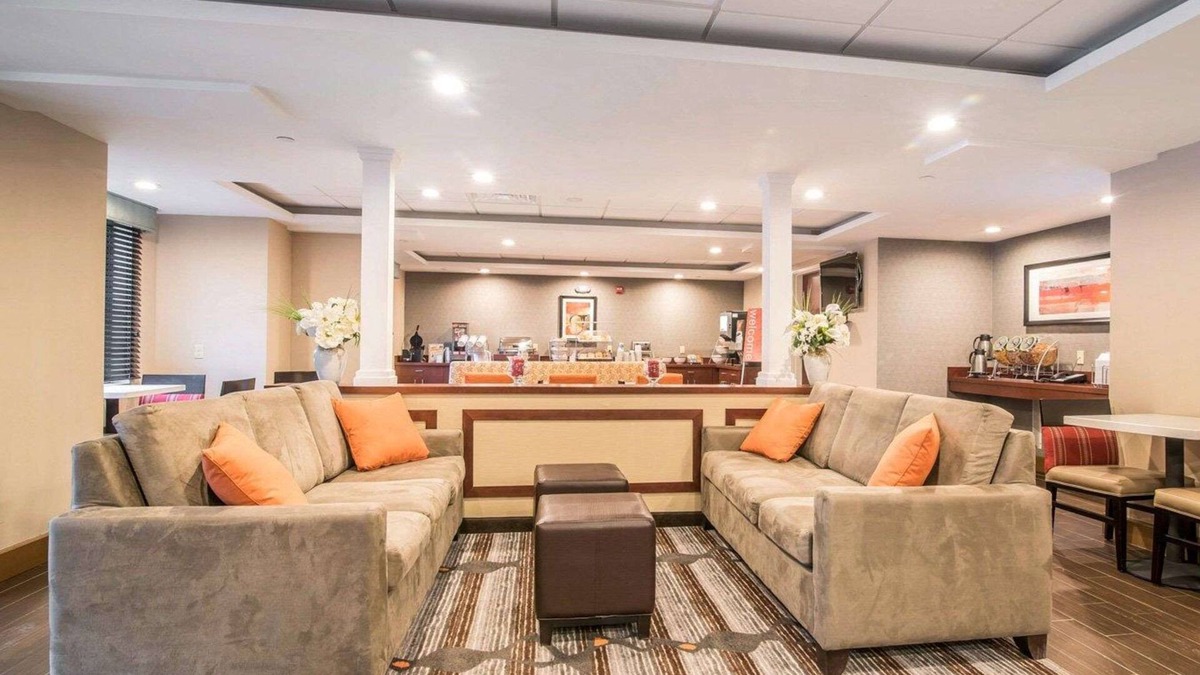 Brattleboro Hotel | Comfort Inn & Suites Brattleboro I-91