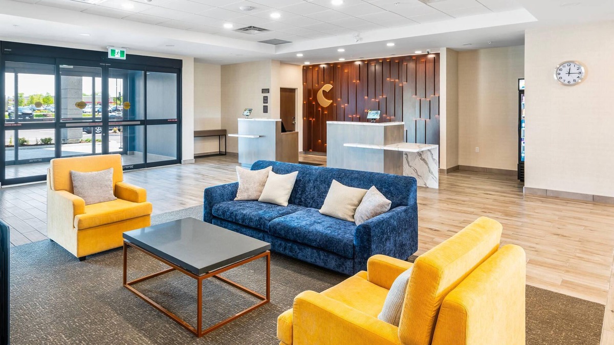 Bradford West Gwillimbury Hotel | Comfort Inn & Suites