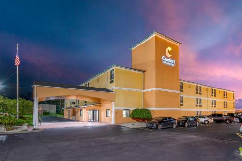 Roselawn Finance Hotel | Comfort Inn & Suites Cincinnati Eastgate