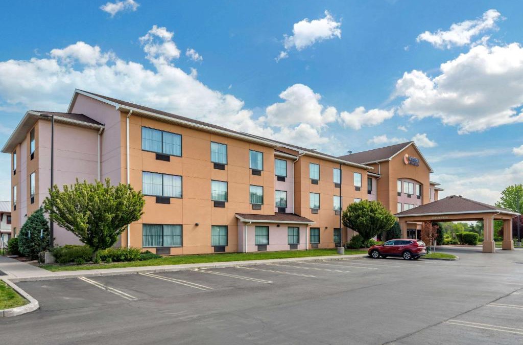 Farmington Hotel | Comfort Inn & Suites Farmington - Victor