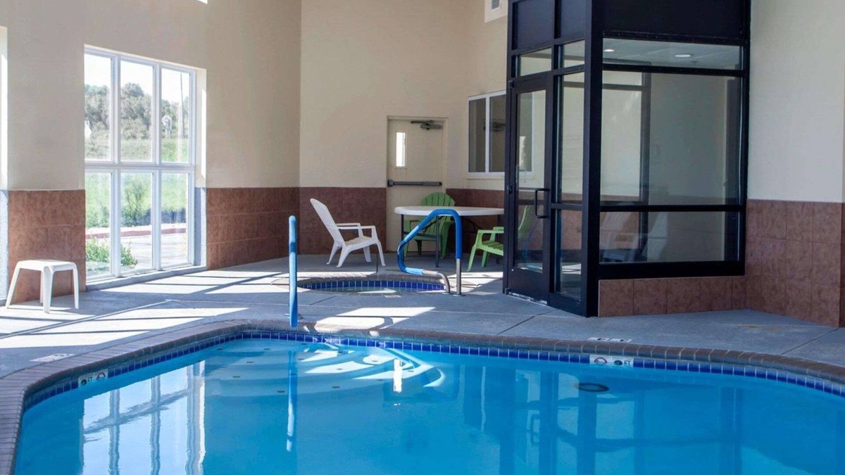 Harrisonville Hotel | Comfort Inn & Suites Harrisonville