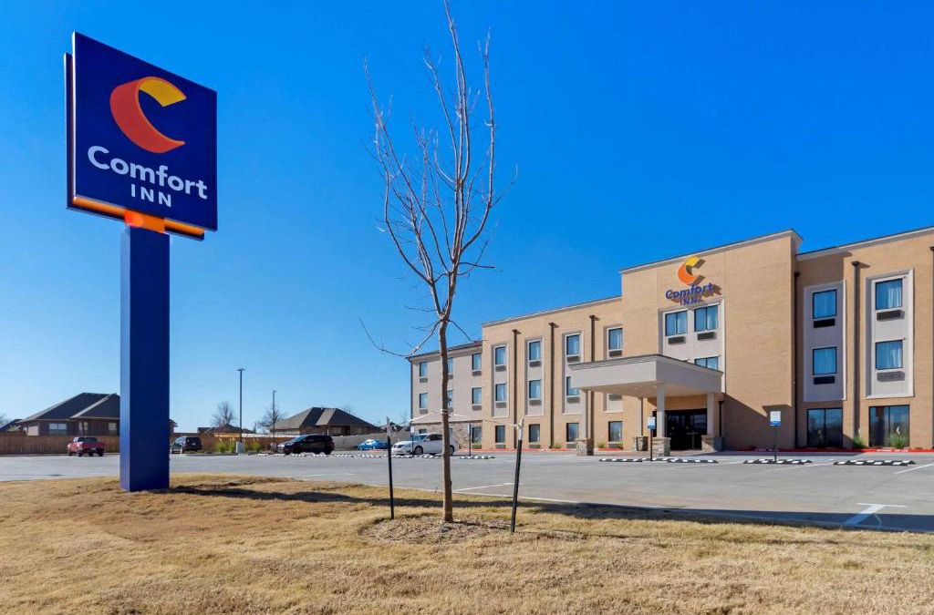 Harrah Hotel | Comfort Inn & Suites Harrah