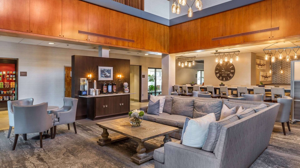 Revere Hotel | Comfort Inn & Suites Logan International Airport