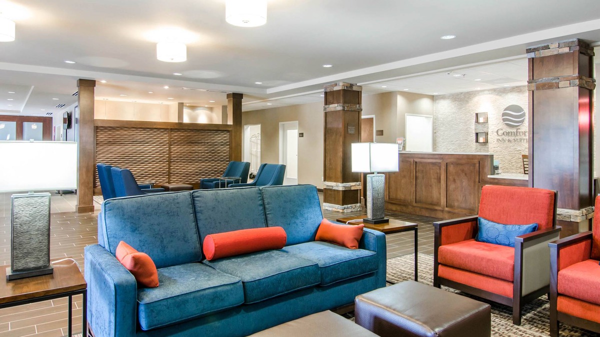 Lynchburg Hotel | Comfort Inn & Suites Lynchburg Airport - University Area