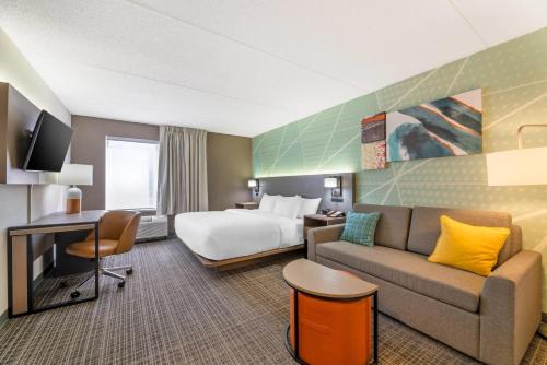 Madison Hotel | Comfort Inn & Suites Madison East Interstate I-90