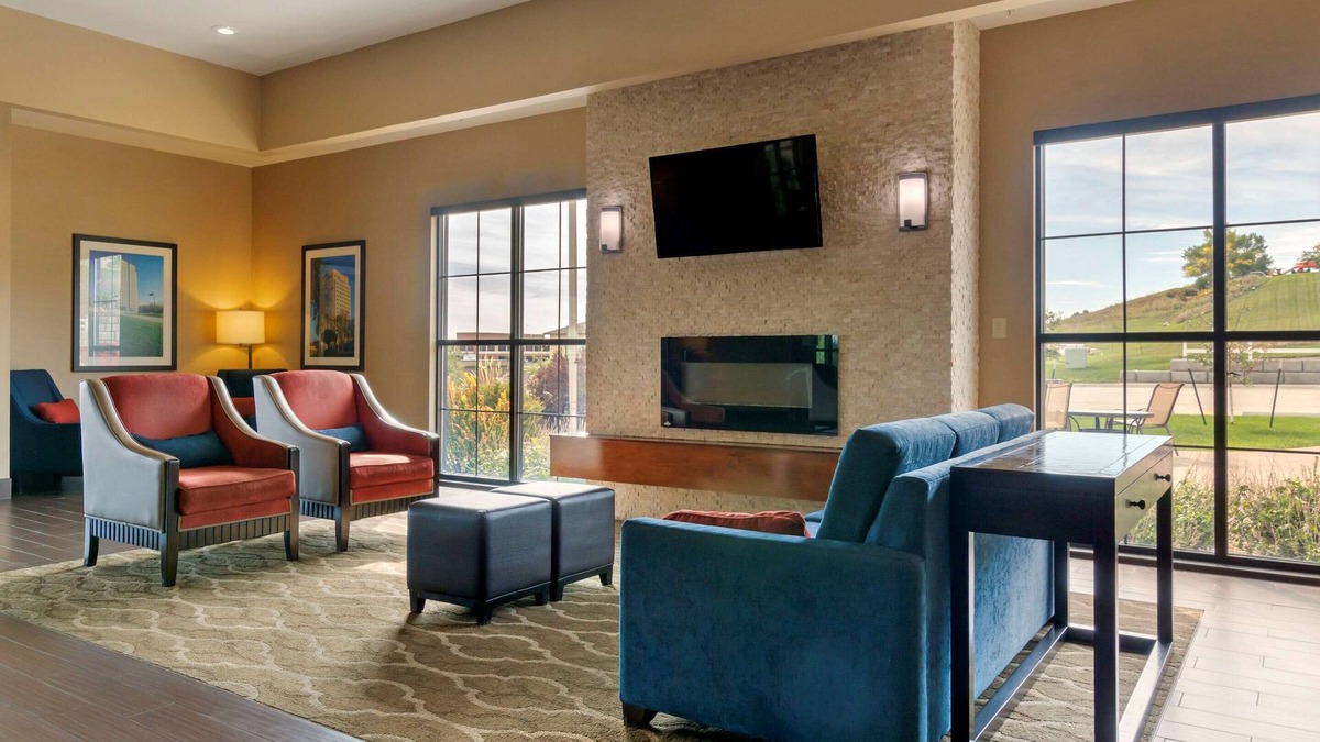Mandan Hotel | Comfort Inn & Suites Mandan - Bismarck