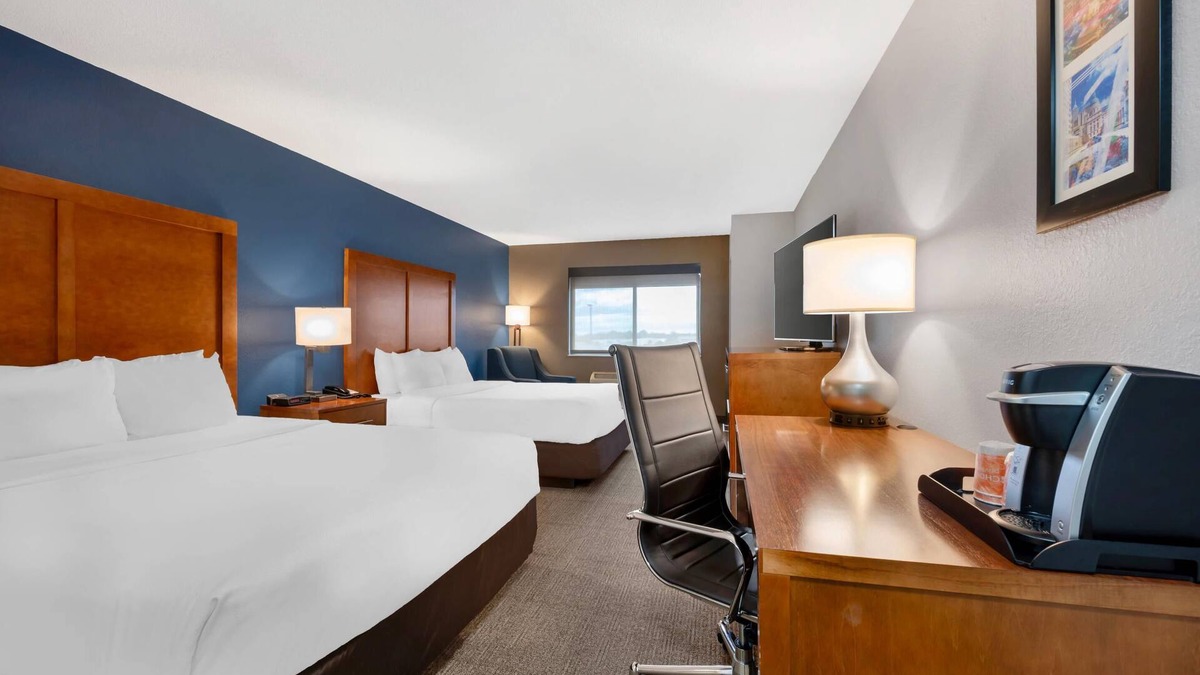 Greenfield Hotel | Comfort Inn & Suites North Greenfield