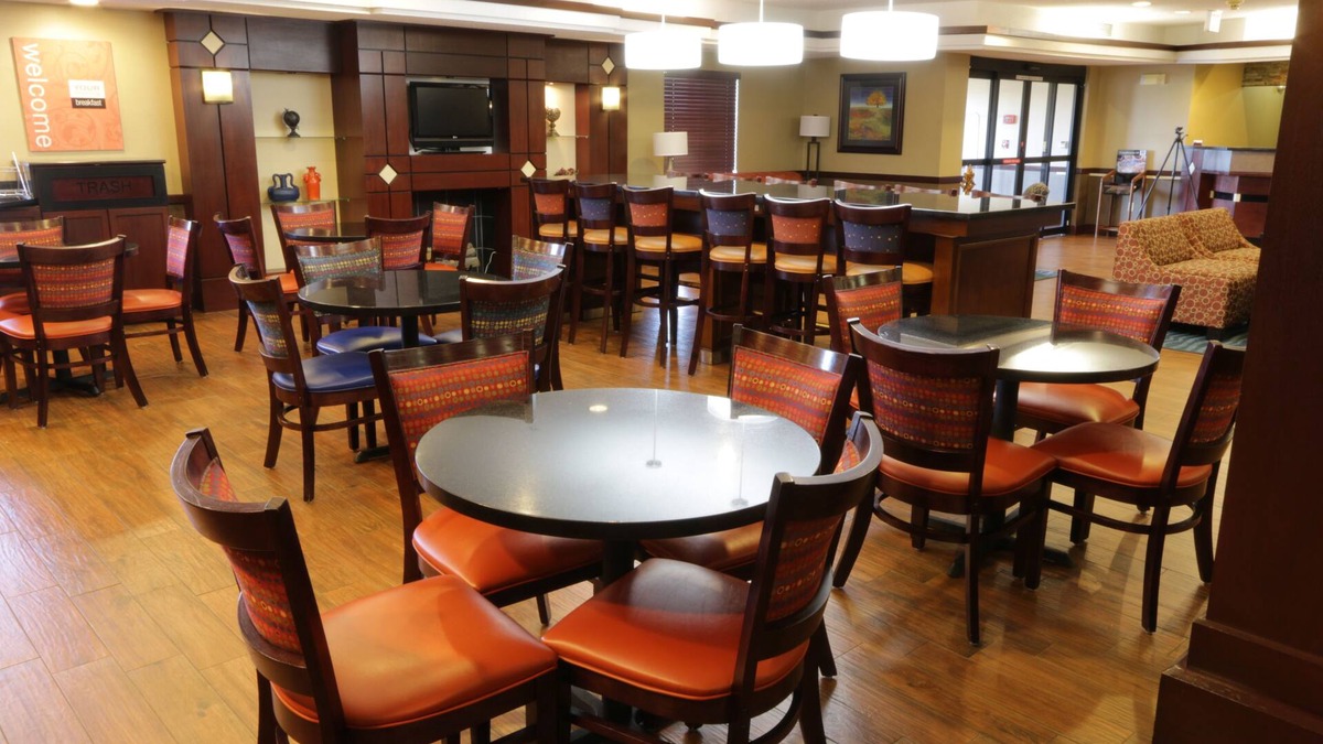 Hutchinson Hotel | Comfort Inn & Suites