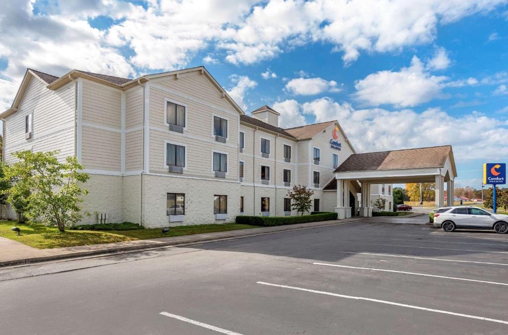 Farmers Hotel | Comfort Inn & Suites