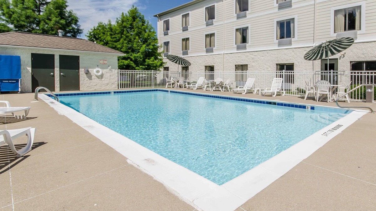Farmers Hotel | Comfort Inn & Suites