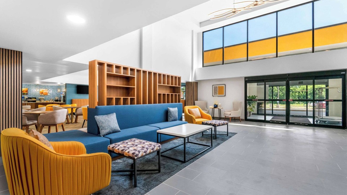 York Hotel | Comfort Inn & Suites York North