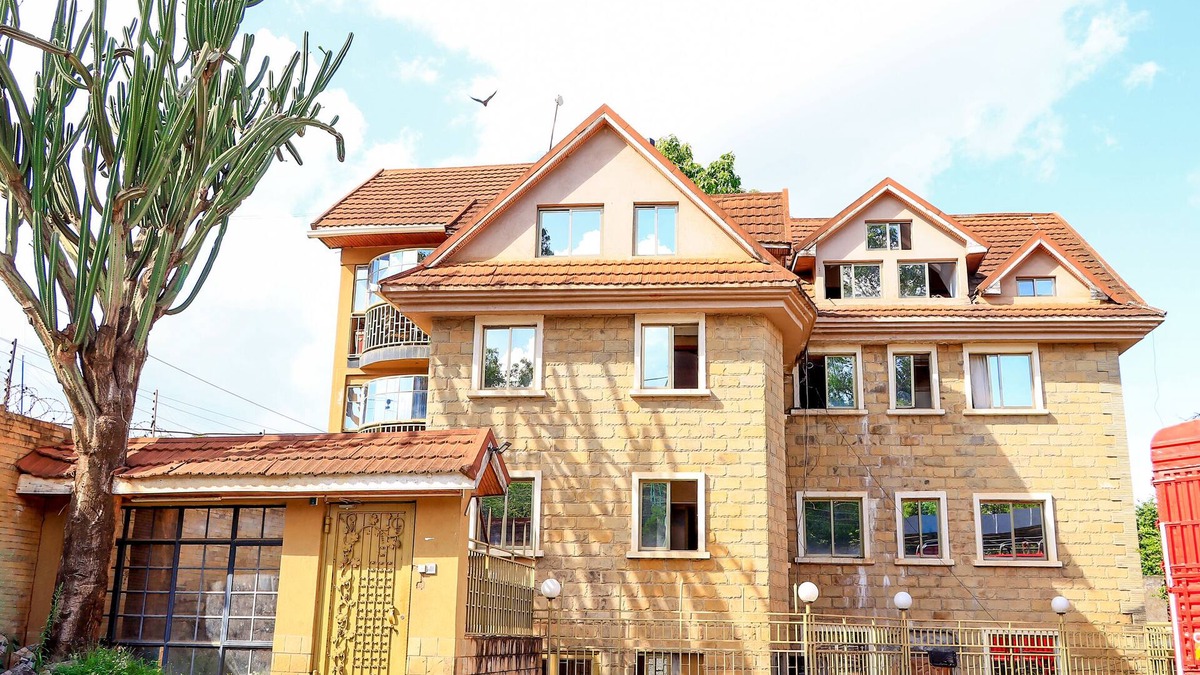 Muthaiga Apartment | comfort live in, 15 minute drive from town, proximity to Nairobi national park.