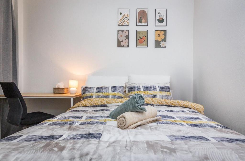 Plympton Apartment | Comfort Meets Convenience in Plympton