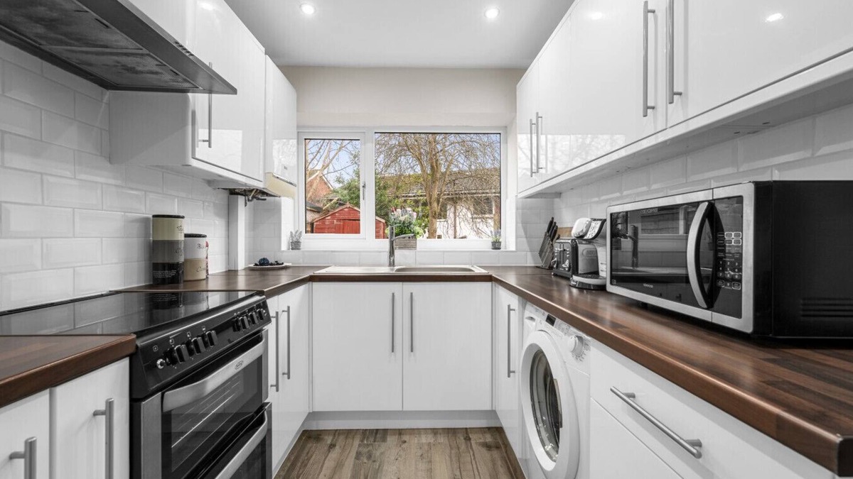 Cheetham Hill House | Comfort Meets Style | 3-Bed MCR Home for 8 Guests!