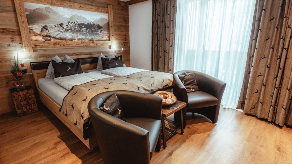 Dorfgastein Bed & Breakfast | Comfort multi-bed room, bath, WC, 1 bedroom - Walcher, Gasthof