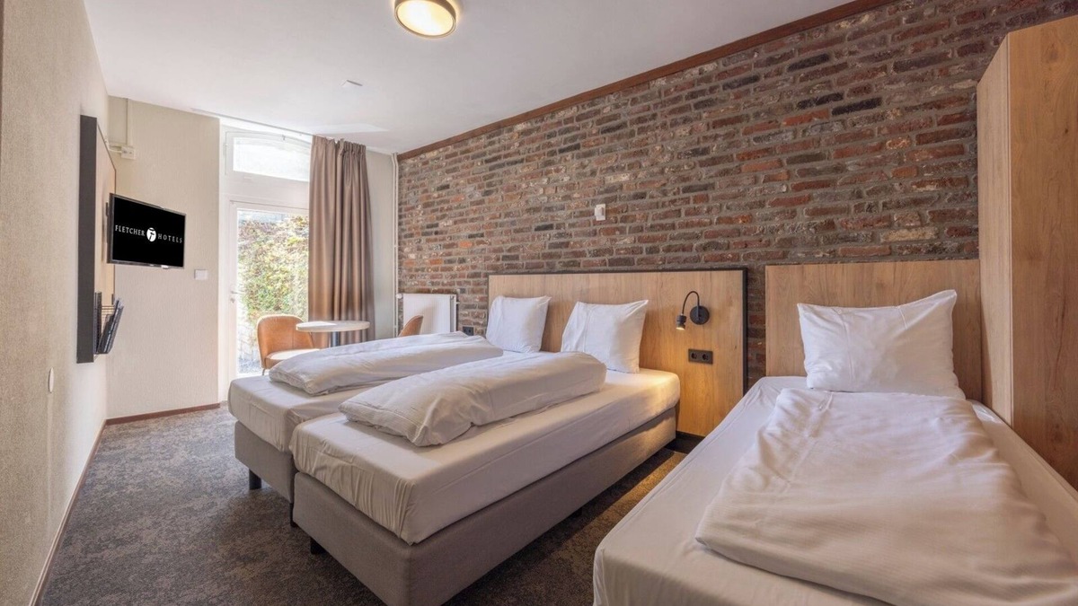 Municipality of Valkenburg aan de Geul Hotel | Comfort Stay + Free Parking/Breakfast | Near Bonnefantenmuseum & Trails
