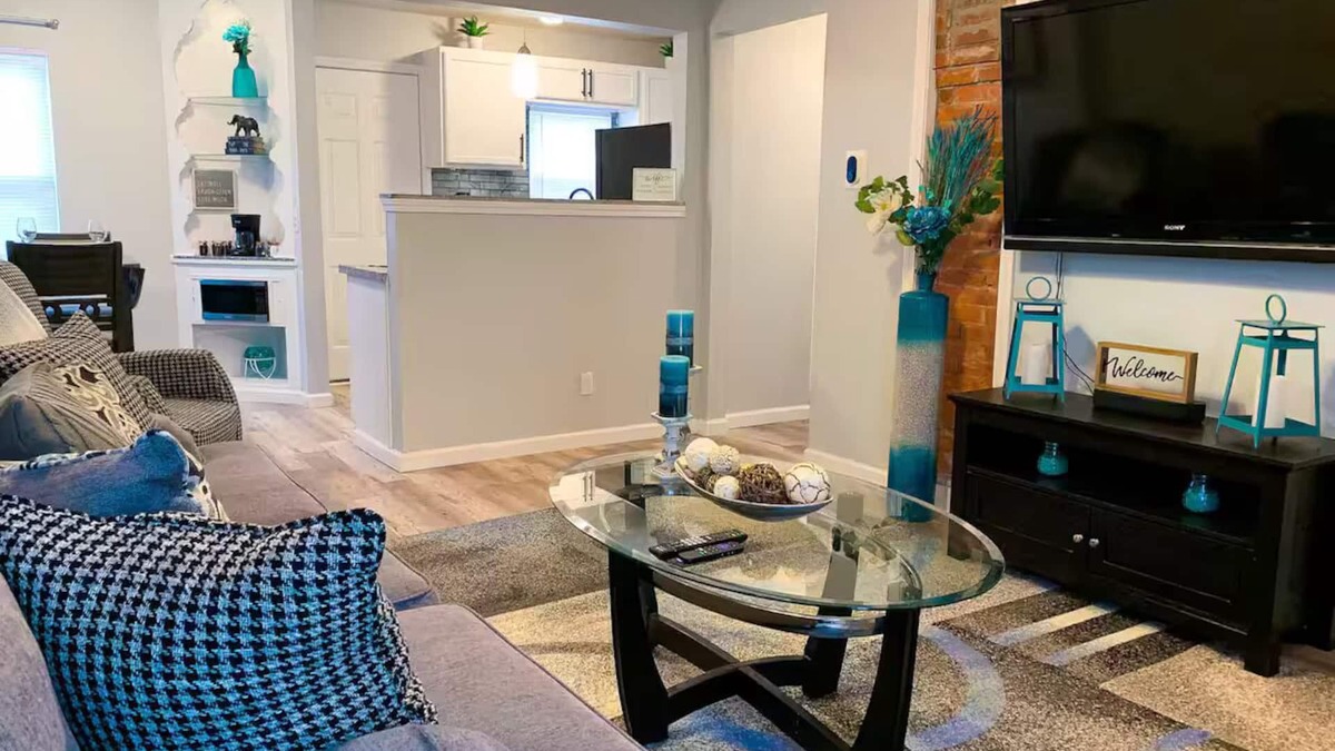 Wichita Apartment | Comfort stay, with Luxe feel. Come pamper yourself