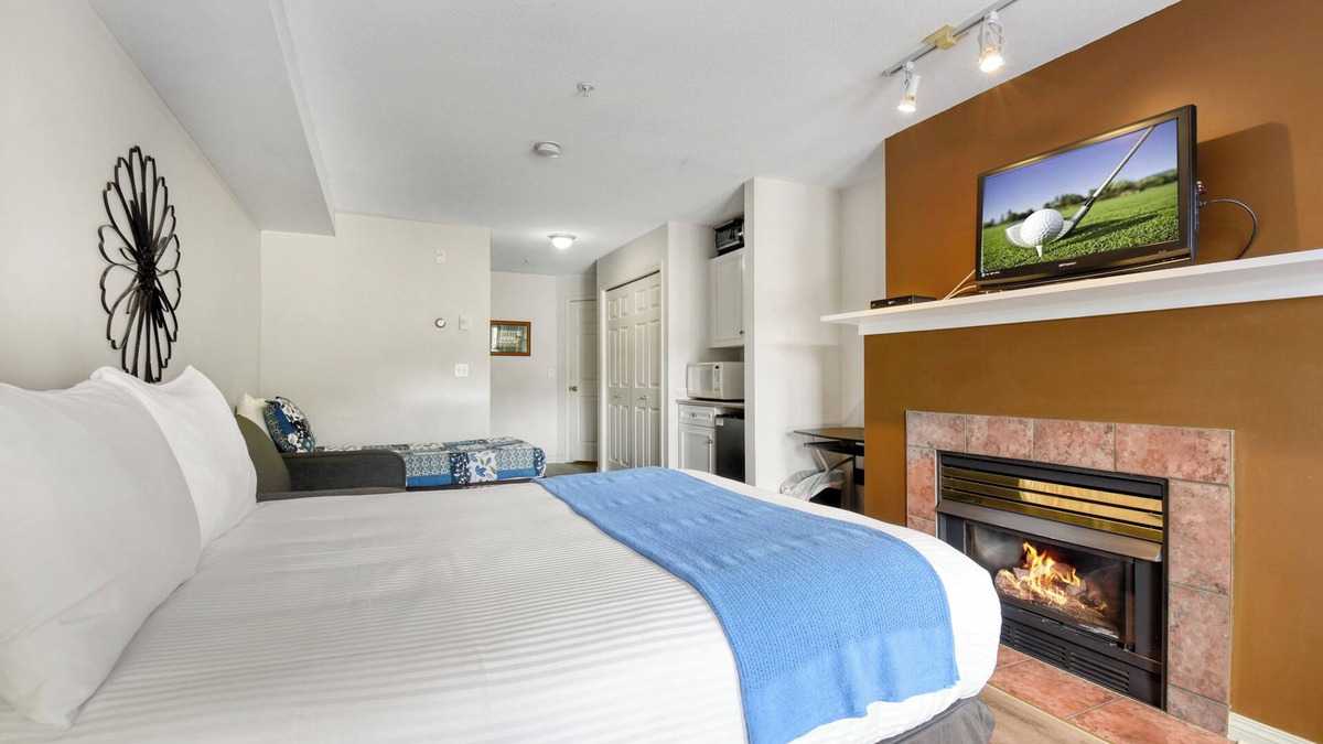Quail Ridge Apartment | Comfort Studio With Kitchenette - 210B
