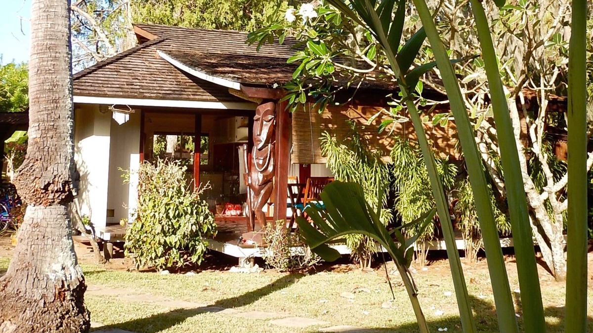 Maharepa House | Comfort Suite, garden side, 1 bedroom, living room, kitchen, private bathroom