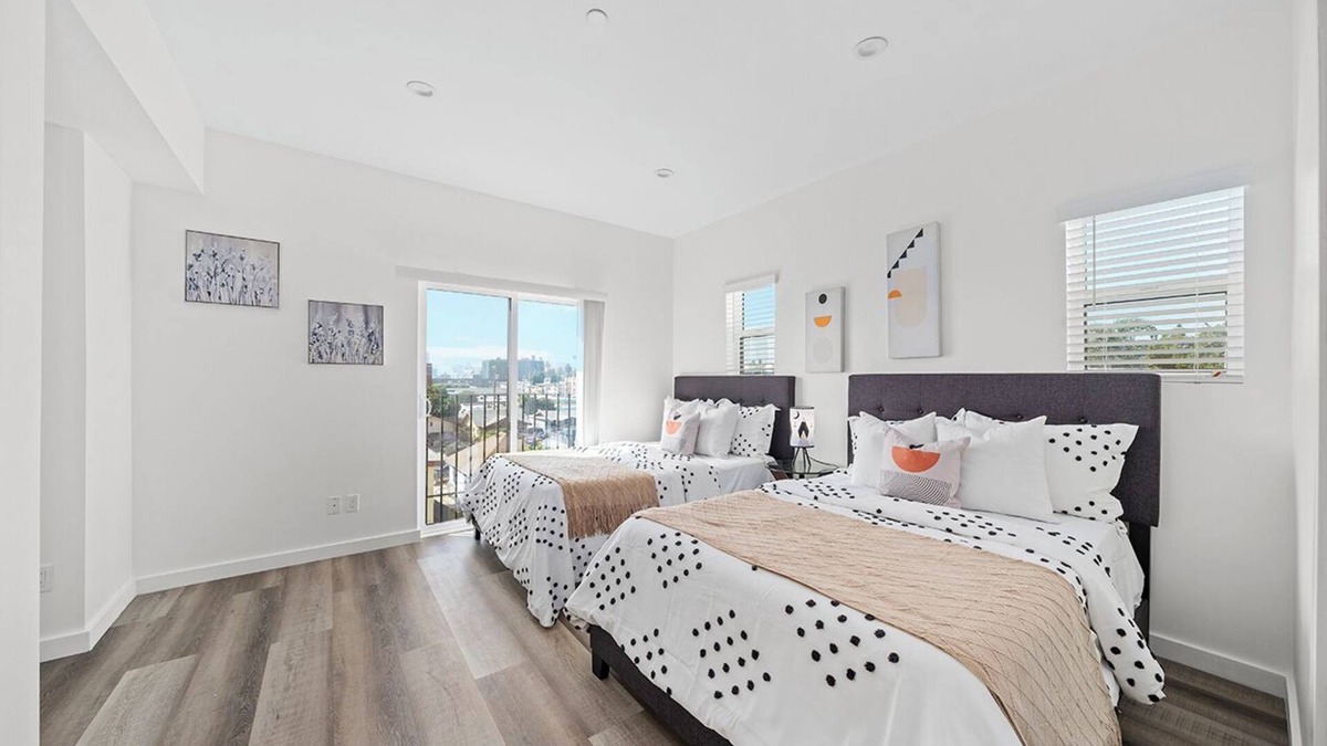 Rampart Village House | Comfort Suite Hollywood