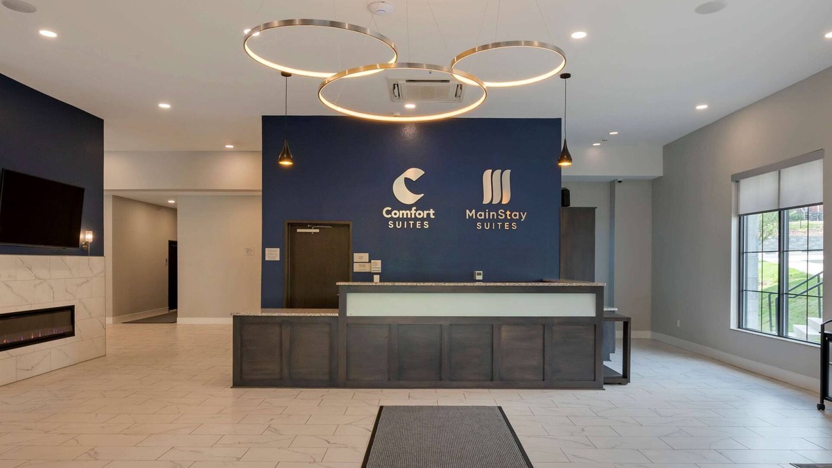 Mount Auburn Hotel | Comfort Suites Cincinnati University - Downtown
