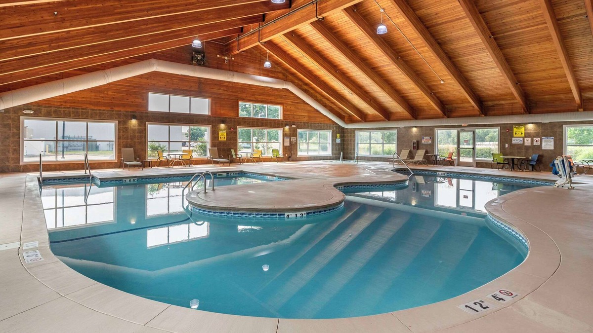 Coralville Hotel | Comfort Suites Coralville I-80