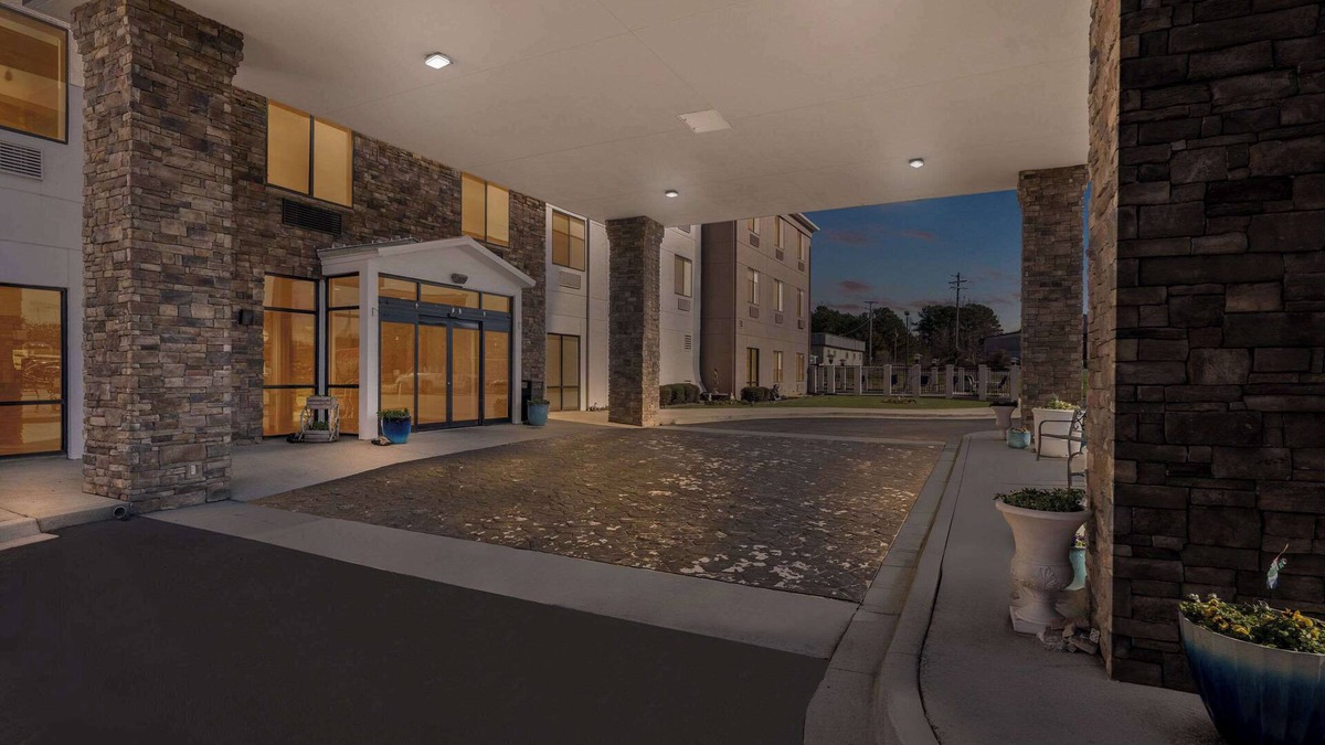 Cullman Hotel | Comfort Suites Cullman I-65 Exit 310