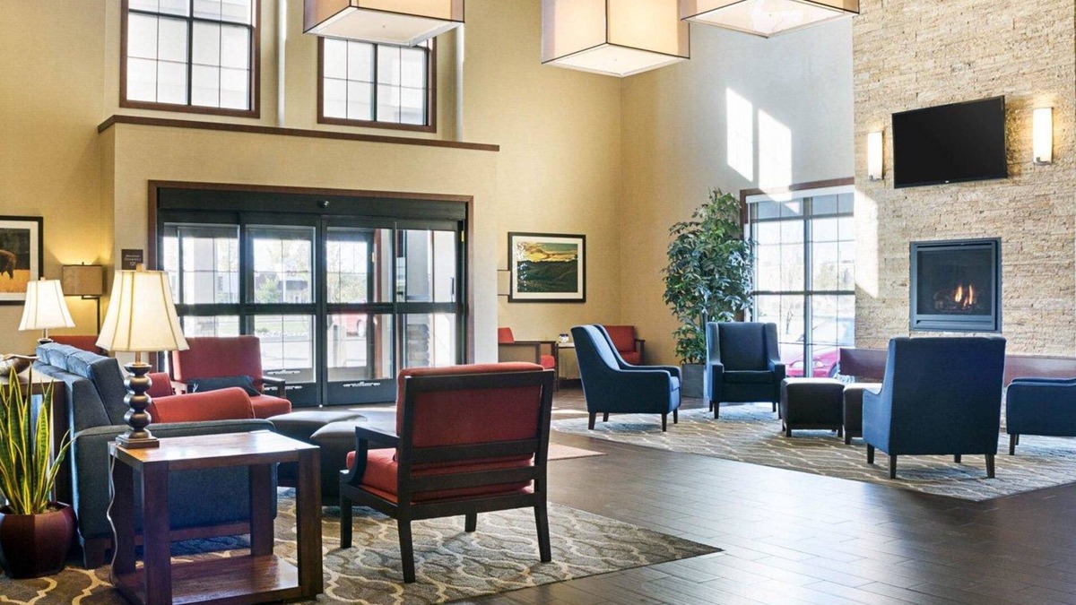 Fargo Hotel | Comfort Suites Fargo Medical Center