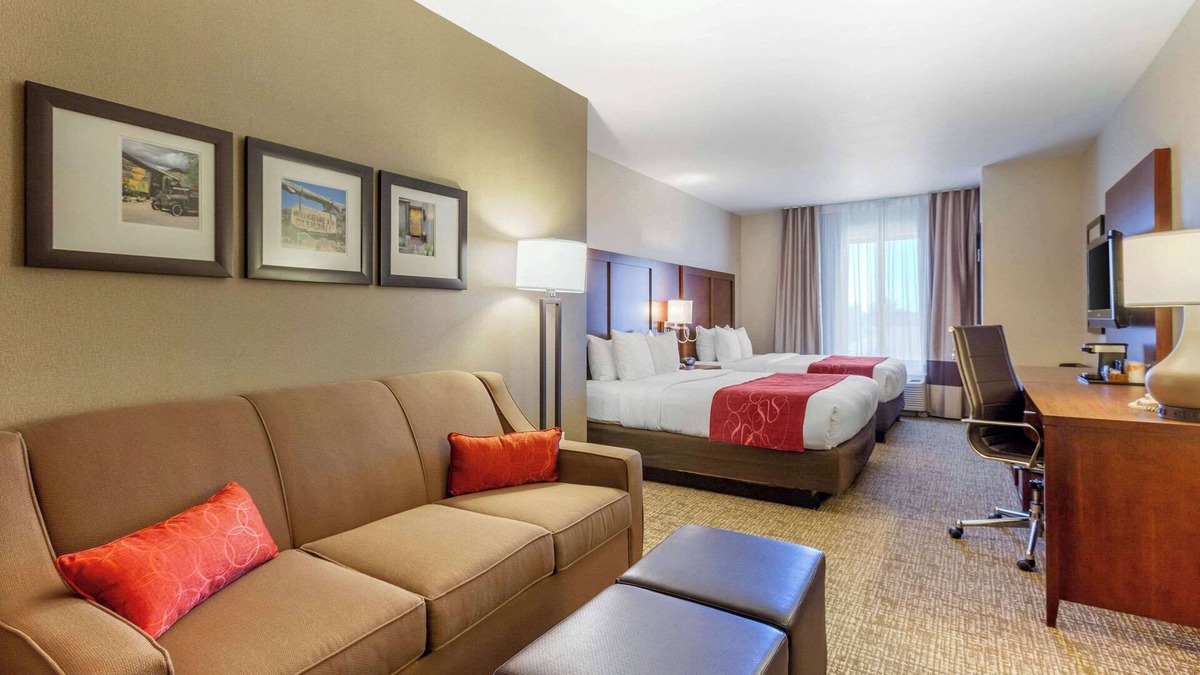Glendale Hotel | Comfort Suites Glendale - State Farm Stadium Area