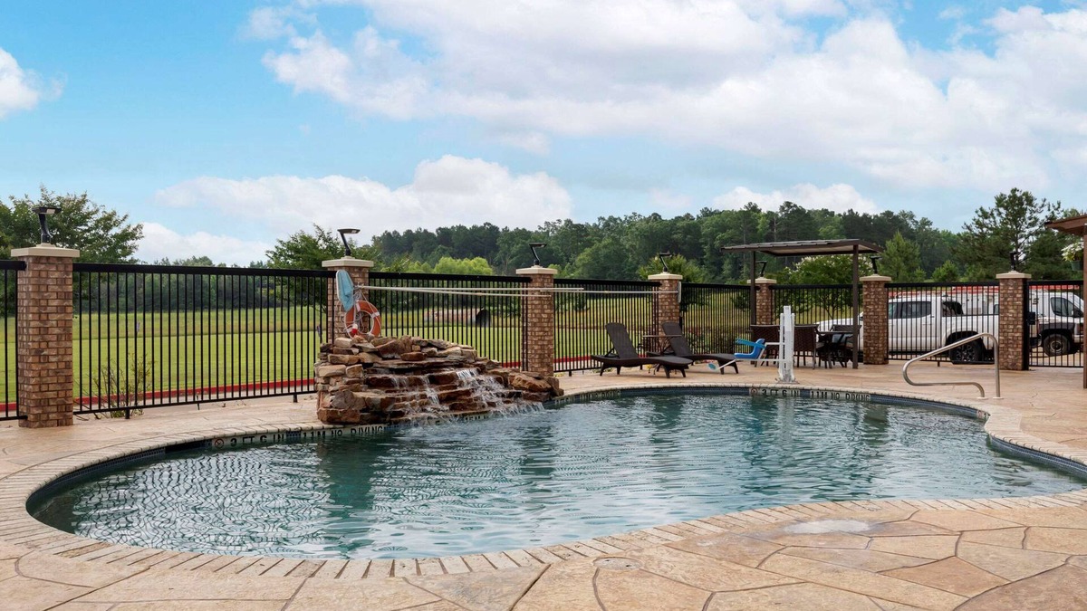 Marshall Hotel | Comfort Suites Marshall