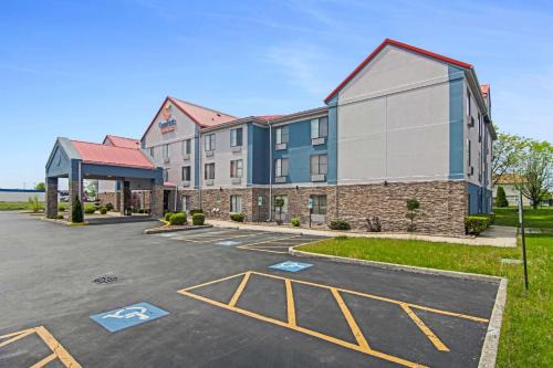 Lansing Hotel | Comfort Suites near I-80 and I-94