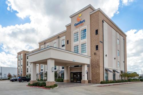 Barker Hotel | Comfort Suites Near Sam Houston Race Park