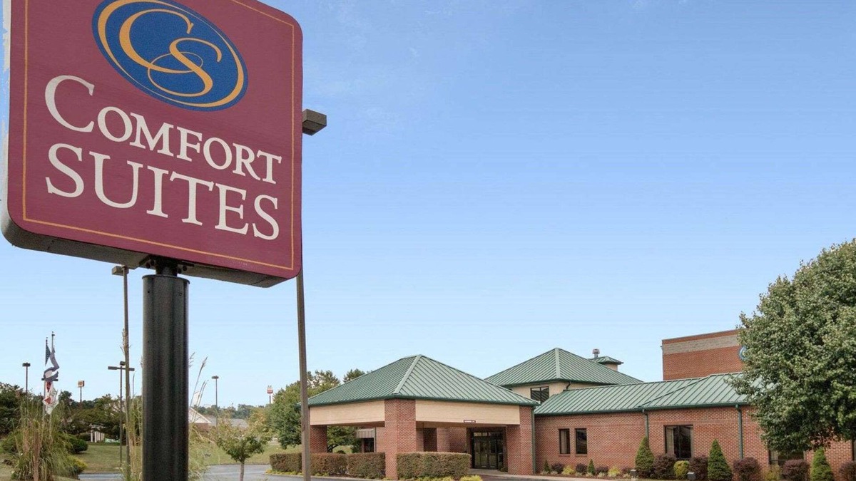 Mineralwells Hotel | Comfort Suites Parkersburg South