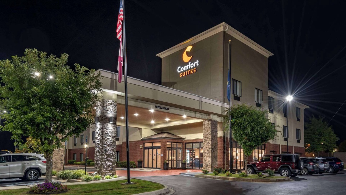 Pell City Hotel | Comfort Suites Pell City I-20 exit 158