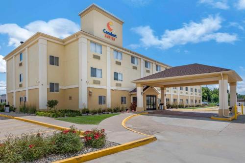 Terre Haute Hotel | Comfort Suites Terre Haute University Area