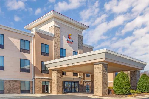 Whitsett Hotel | Comfort Suites Whitsett - Greensboro East