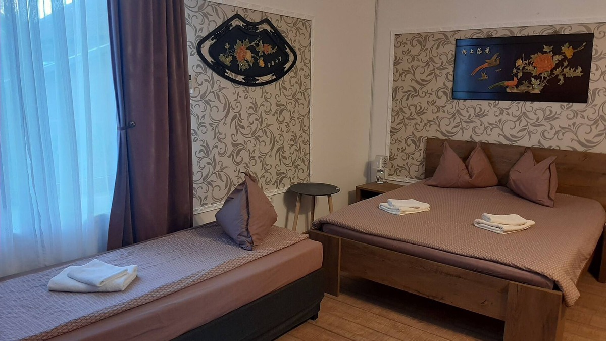 Oradea Villa | Comfort Triple Room near Shopping Center