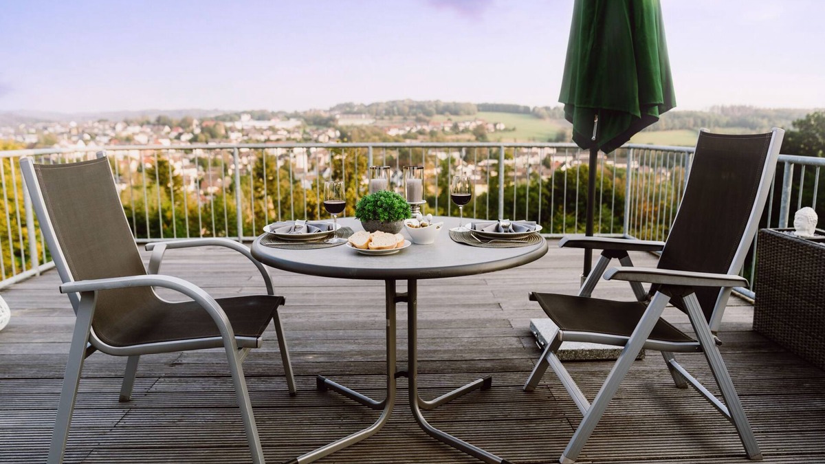 Ennepetal Apartment | Comfort vacation apartment with large roof terrace and panoramic view