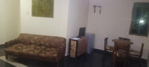 Freetown Apartment | Comfort Zone Furnished Apartments 2