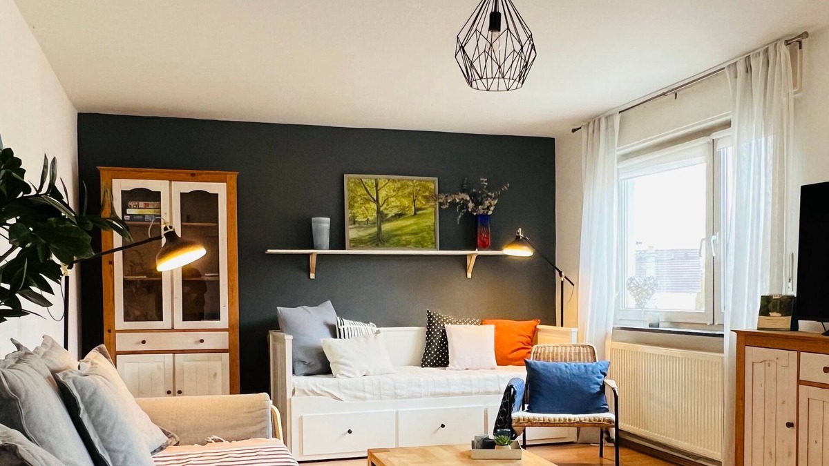 Linkenheim-Hochstetten Apartment | Comfortable apartment with a large balcony- close to KIT Nord and Karlsruhe