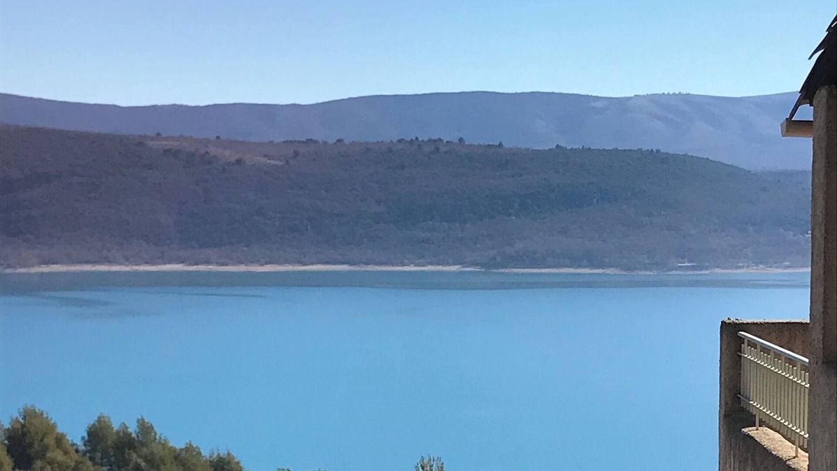 Sainte-Croix-du-Verdon Apartment | Comfortable apartment with large terrace and lake view