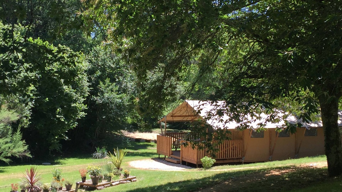 Le Buisson-de-Cadouin Cottage | Comfortable cottage in beautiful estate with swimming pool (T5p2)