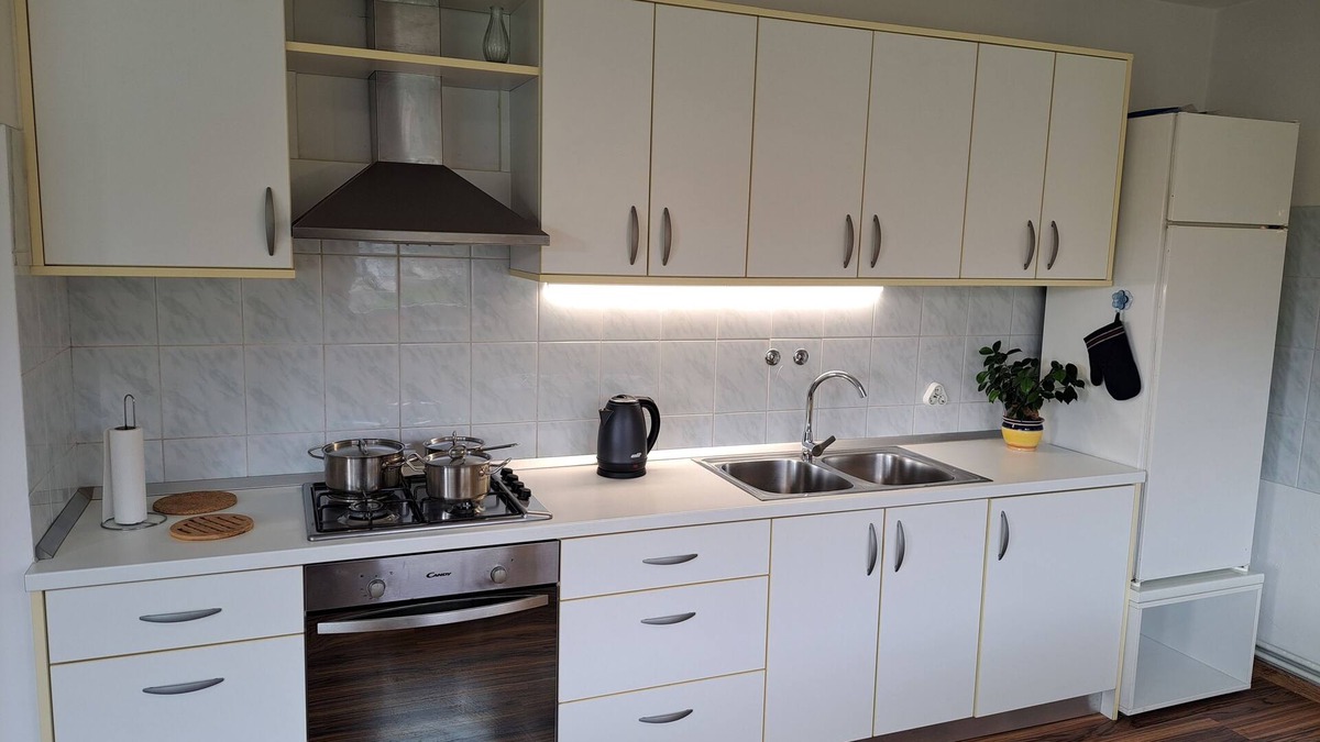 Lukovica Apartment | Comfortable apartment with a balcony